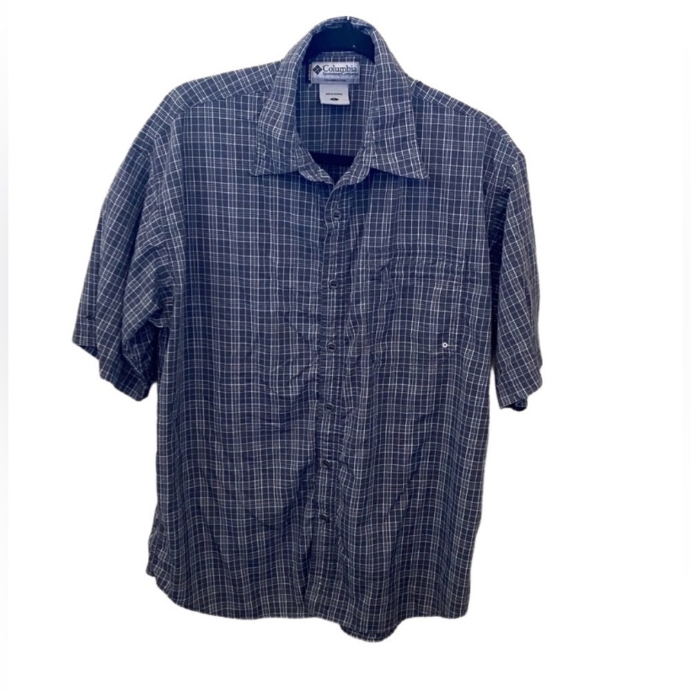 Columbia Men's Dark Gray Checkered Button Down Shirt. Size L. Breathable.